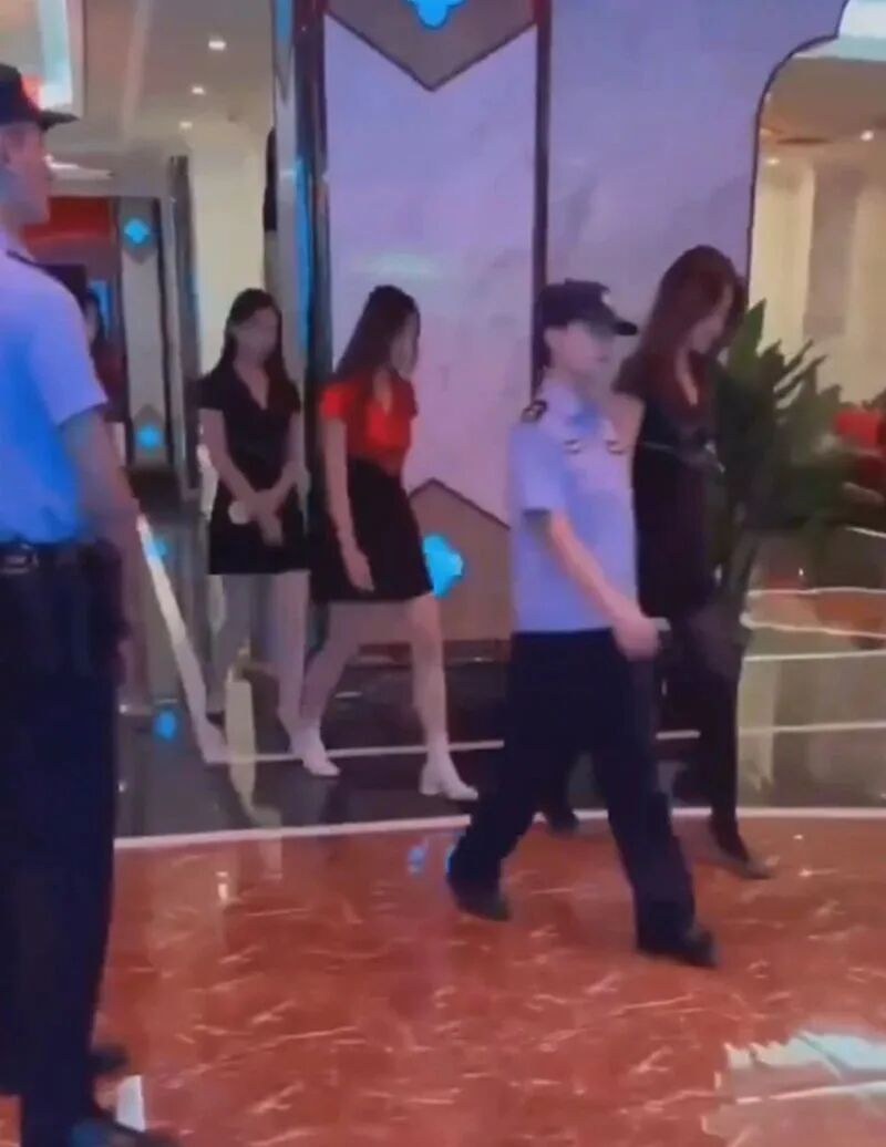 杭州深夜突袭夜场上演扫黄风暴2