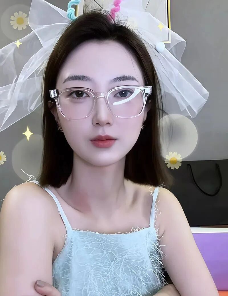 大蓝老婆大叶子网上晒豪宅自曝天价电费2